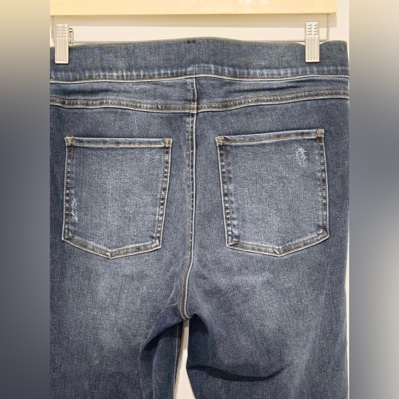 SPANX Distressed Ankle Skinny Jeans Medium Wash size Large - Picture 7 of 10